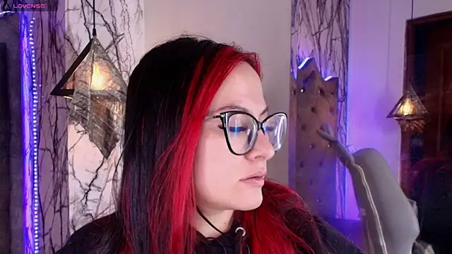 Zami Escobar of online show from 03/10/26, 05:06