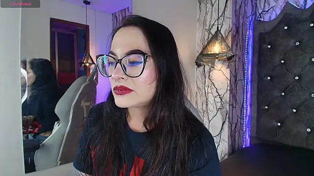 Zami Escobar of online show from 10/06/25, 07:36