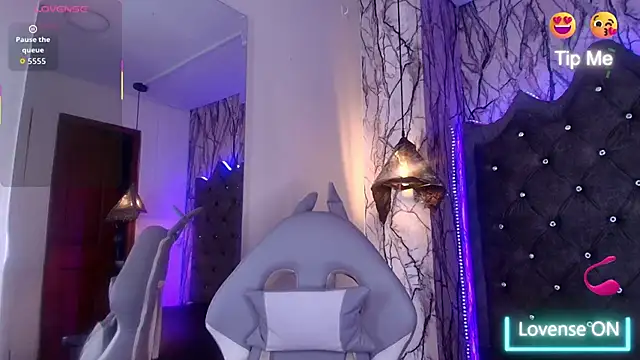 Zami Escobar of online show from 03/27/26, 05:25