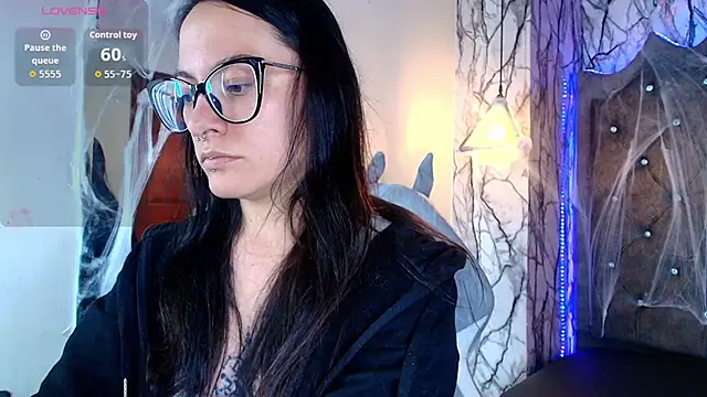 Zami Escobar of online show from 10/20/25, 06:41