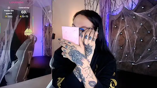 Zami Escobar of online show from 11/05/25, 05:38