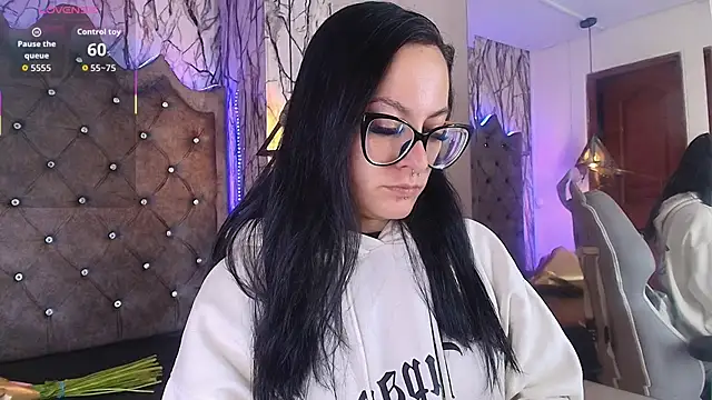 Zami Escobar of online show from 11/28/25, 06:30