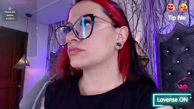 Zami Escobar of online show from 04/03/26, 04:02