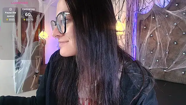 Zami Escobar of online show from 11/06/25, 06:23