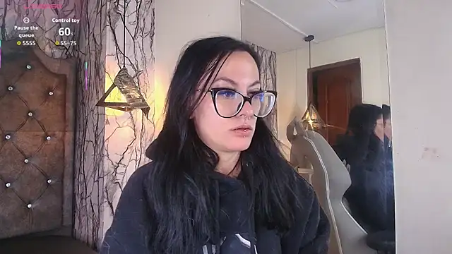 Zami Escobar of online show from 11/23/25, 06:29