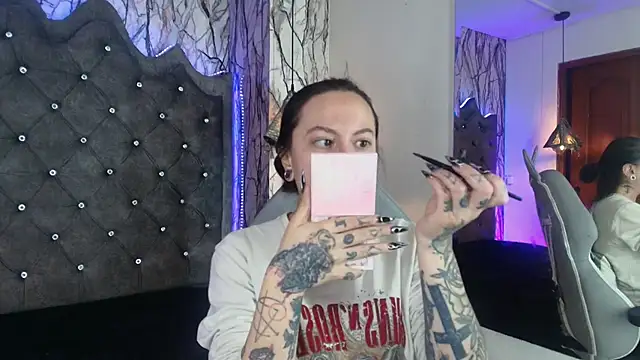 Zami Escobar of online show from 10/02/25, 07:28