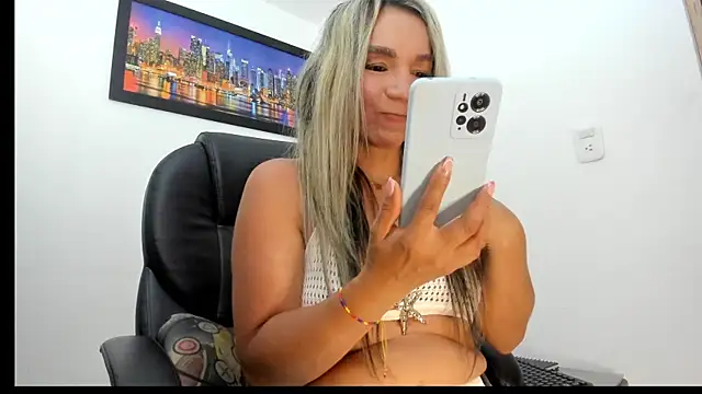 Ms lunaRose online show from 10/16/25, 01:36