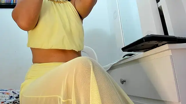 Snapshot of Ms_lunaRose chatting on 06/28/26, 08:59 Ms lunaRose online show from 06/28/26, 08:59