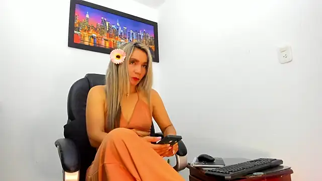 Ms lunaRose online show from 10/02/25, 12:47