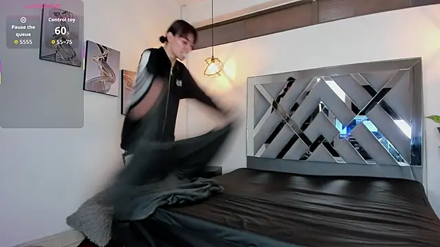 Candy Hott7 online show from 12/17/25, 08:25