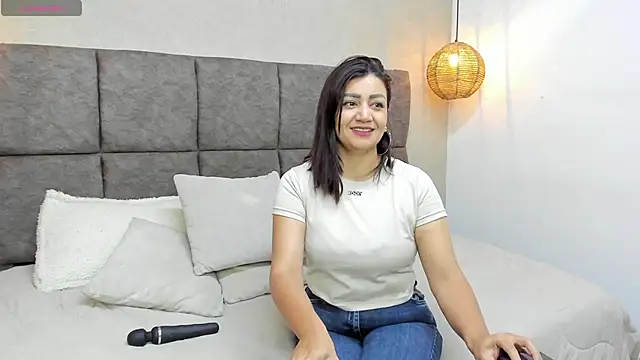 victoria bourne online show from 11/02/25, 12:21