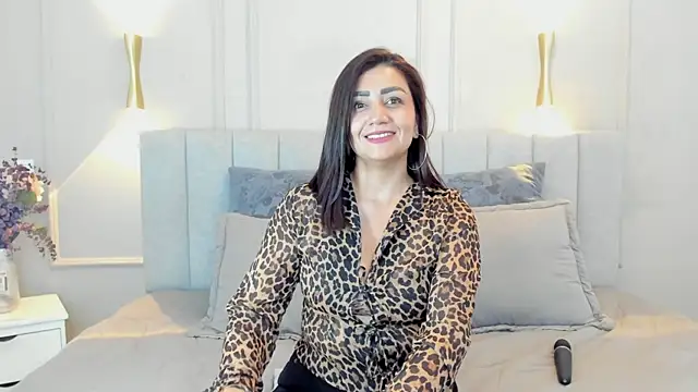 victoria bourne online show from 10/28/25, 07:35