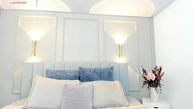 victoria bourne online show from 12/20/25, 07:17