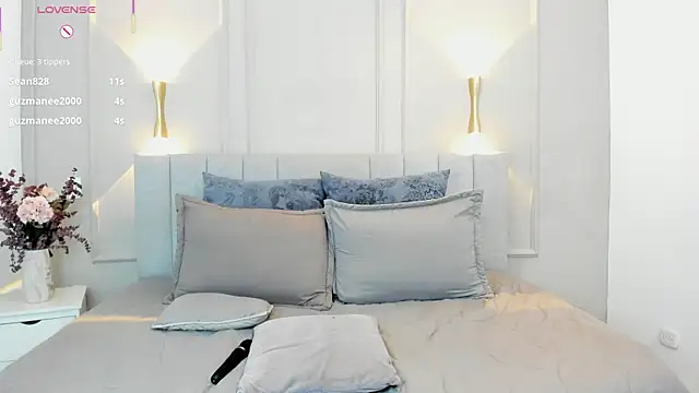 victoria bourne online show from 12/22/25, 07:14