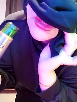 lilyan12 online show from 04/24/26, 11:18