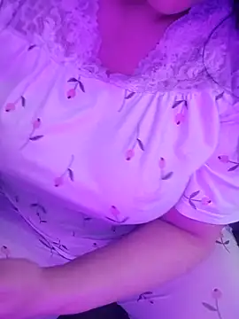 lilyan12 online show from 05/17/26, 12:32