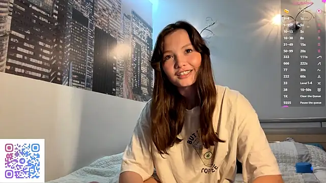 Snapshot of KiraVelvet chatting on 09/23/25, 07:15 KiraVelvet online show from 09/23/25, 07:15
