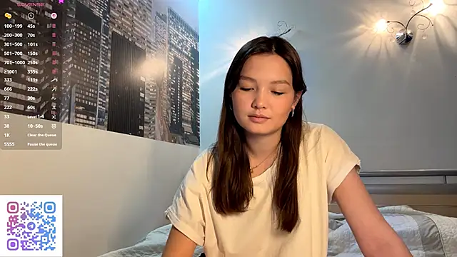Snapshot of KiraVelvet chatting on 09/29/25, 10:11 KiraVelvet online show from 09/29/25, 10:11