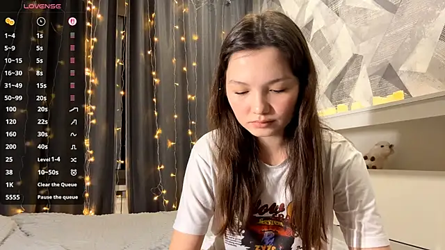 Snapshot of KiraVelvet chatting on 11/29/25, 06:30 KiraVelvet online show from 11/29/25, 06:30