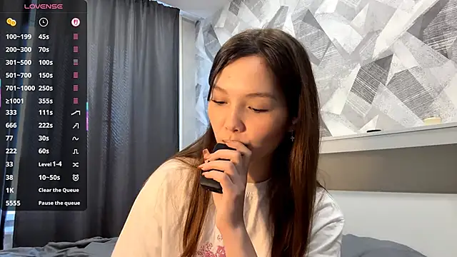 Snapshot of KiraVelvet chatting on 10/11/25, 11:33 KiraVelvet online show from 10/11/25, 11:33