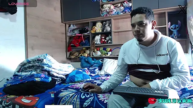 Snapshot of luisafe2025 chatting on 10/03/25, 01:56 luisafe2025 online show from 10/03/25, 01:56