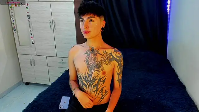 Snapshot of Dark_luckyyy chatting on 10/23/25, 12:31 Dark luckyyy online show from 10/23/25, 12:31