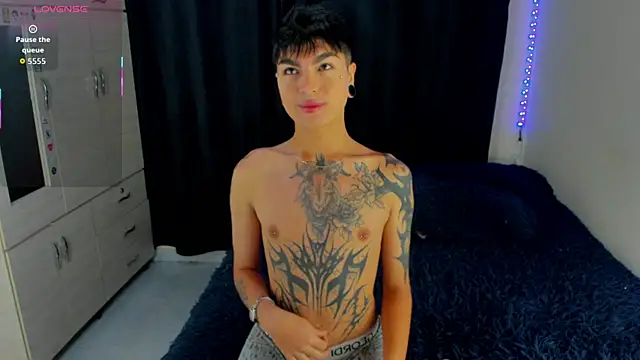 Dark luckyyy online show from 11/05/25, 12:19