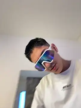 sotooliver3 online show from 11/30/25, 10:10