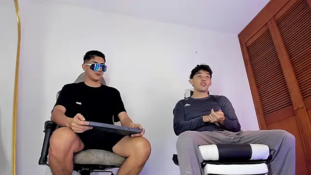 sotooliver3 online show from 02/08/26, 07:33