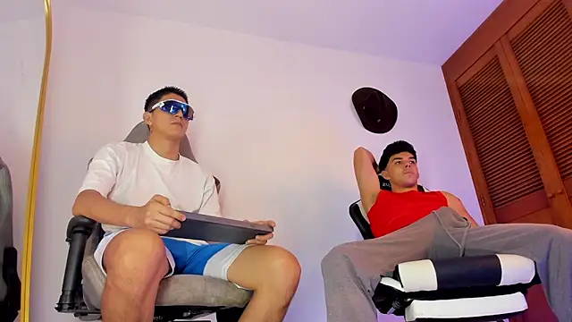 sotooliver3 online show from 10/26/25, 08:09