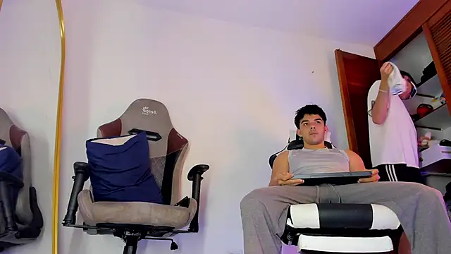 sotooliver3 online show from 10/24/25, 07:46