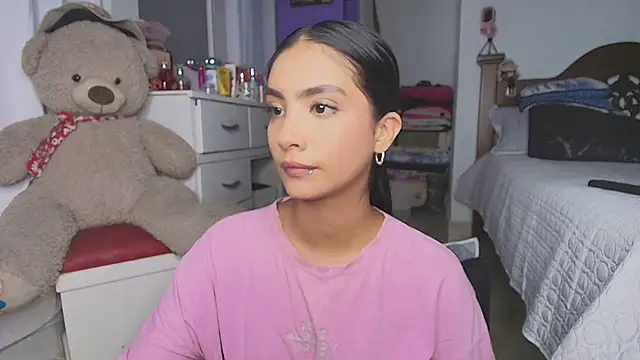 mia yireth online show from 11/10/25, 10:37