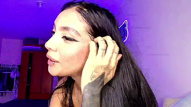 mia yireth online show from 05/27/26, 01:57