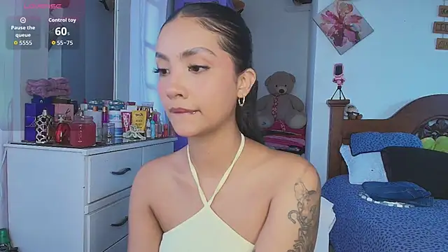 mia yireth online show from 11/15/25, 03:38