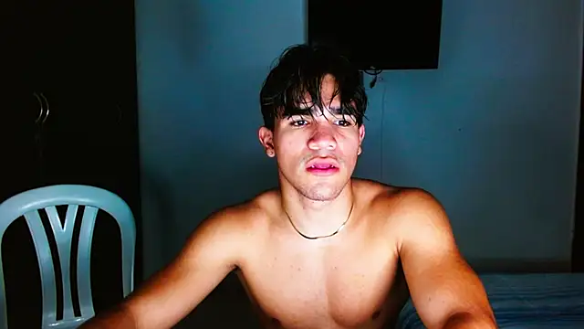 Snapshot of babysebasxxx chatting on 10/15/25, 03:38 babysebasxxx online show from 10/15/25, 03:38