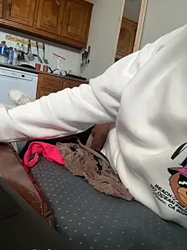 Snapshot of Snakes131 chatting on 10/06/25, 10:05 Snakes131 online show from 10/06/25, 10:05