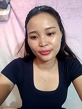 Snapshot of Lili_lovely chatting on 09/19/25, 12:58 Lili lovely online show from 09/19/25, 12:58