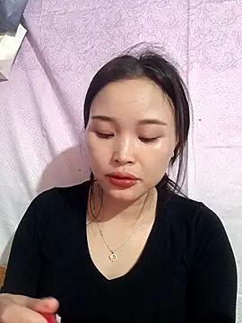 Snapshot of Lili_lovely chatting on 10/25/25, 02:11 Lili lovely online show from 10/25/25, 02:11