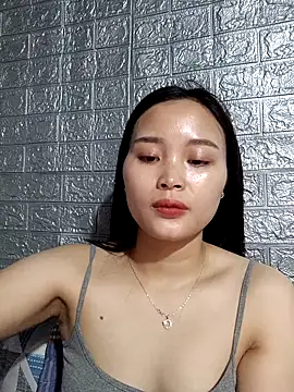 Lili lovely online show from 12/18/25, 02:16