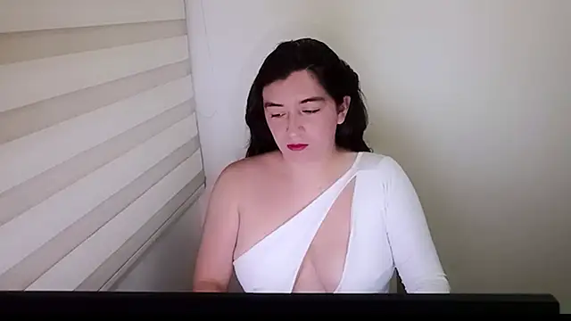 DanniG2000  online show from 10/05/25, 04:03