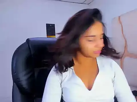 ScarletDoll online show from 11/27/25, 04:02