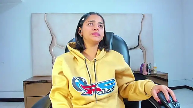 ScarletDoll online show from 09/13/25, 03:06