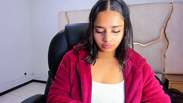 ScarletDoll online show from 12/05/25, 03:49