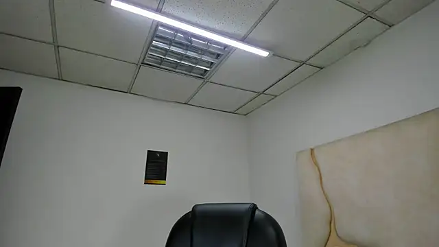 ScarletDoll online show from 10/26/25, 03:40