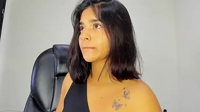 ScarletDoll online show from 11/14/25, 03:43