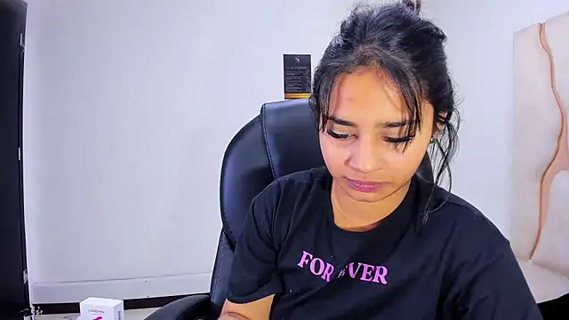 ScarletDoll online show from 11/22/25, 04:11