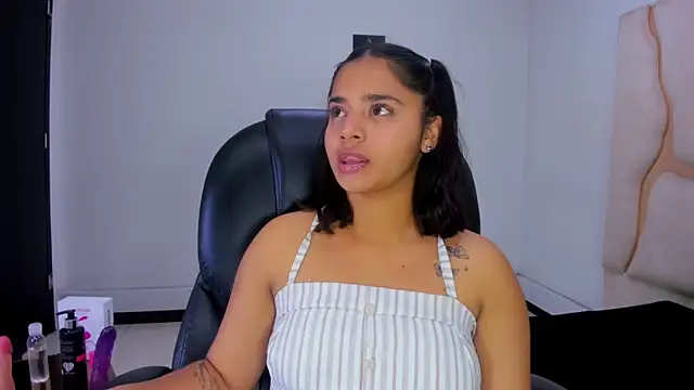 ScarletDoll online show from 11/11/25, 03:12