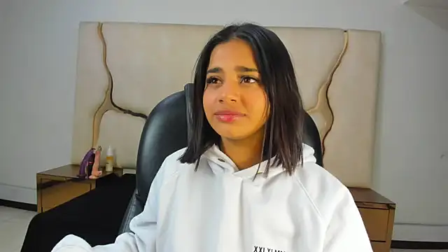 ScarletDoll online show from 09/15/25, 03:07