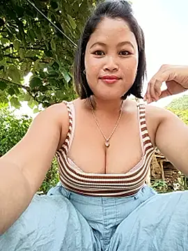 maycuc123 online show from 10/19/25, 02:58