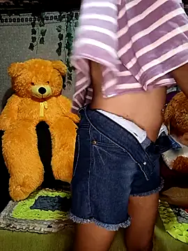 Snapshot of emali_baba chatting on 04/14/26, 10:53 emali baba online show from 04/14/26, 10:53